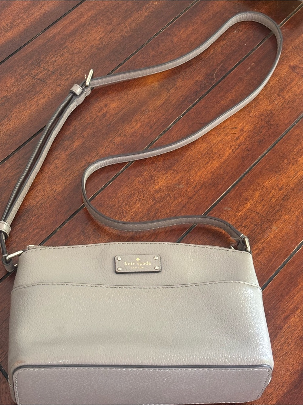 kate spade gray leather crossbody bag with adjustable strap